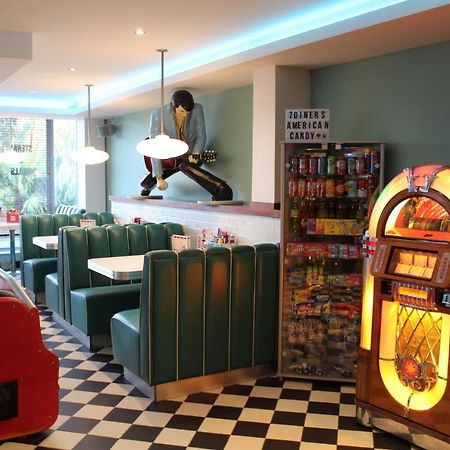 7Hotel Diner Halstead  Eksteriør billede