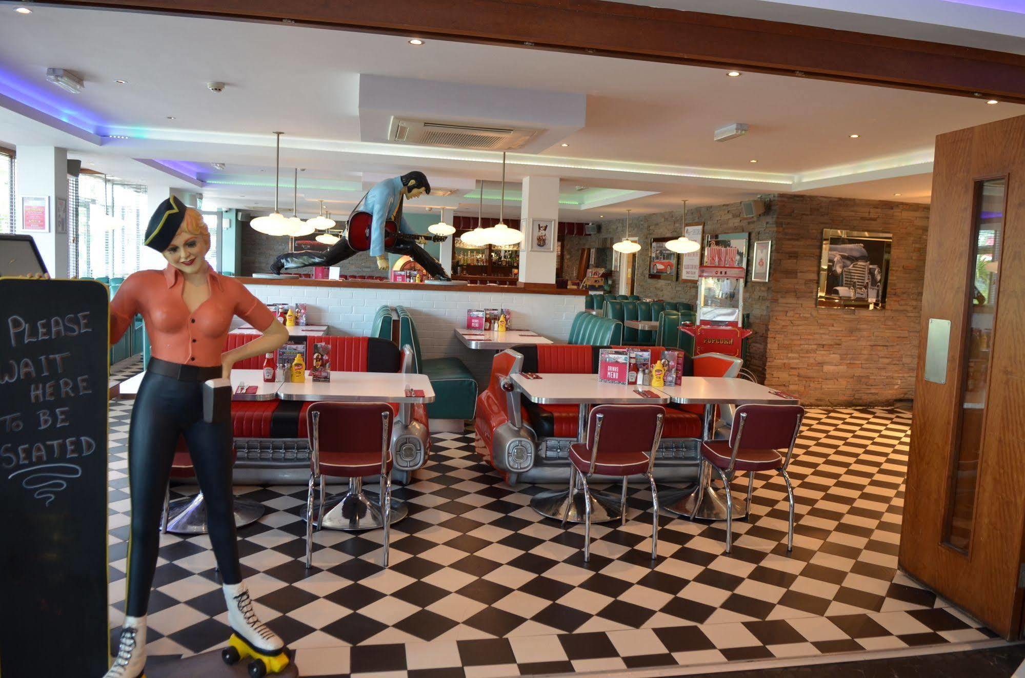 7Hotel Diner Halstead  Eksteriør billede