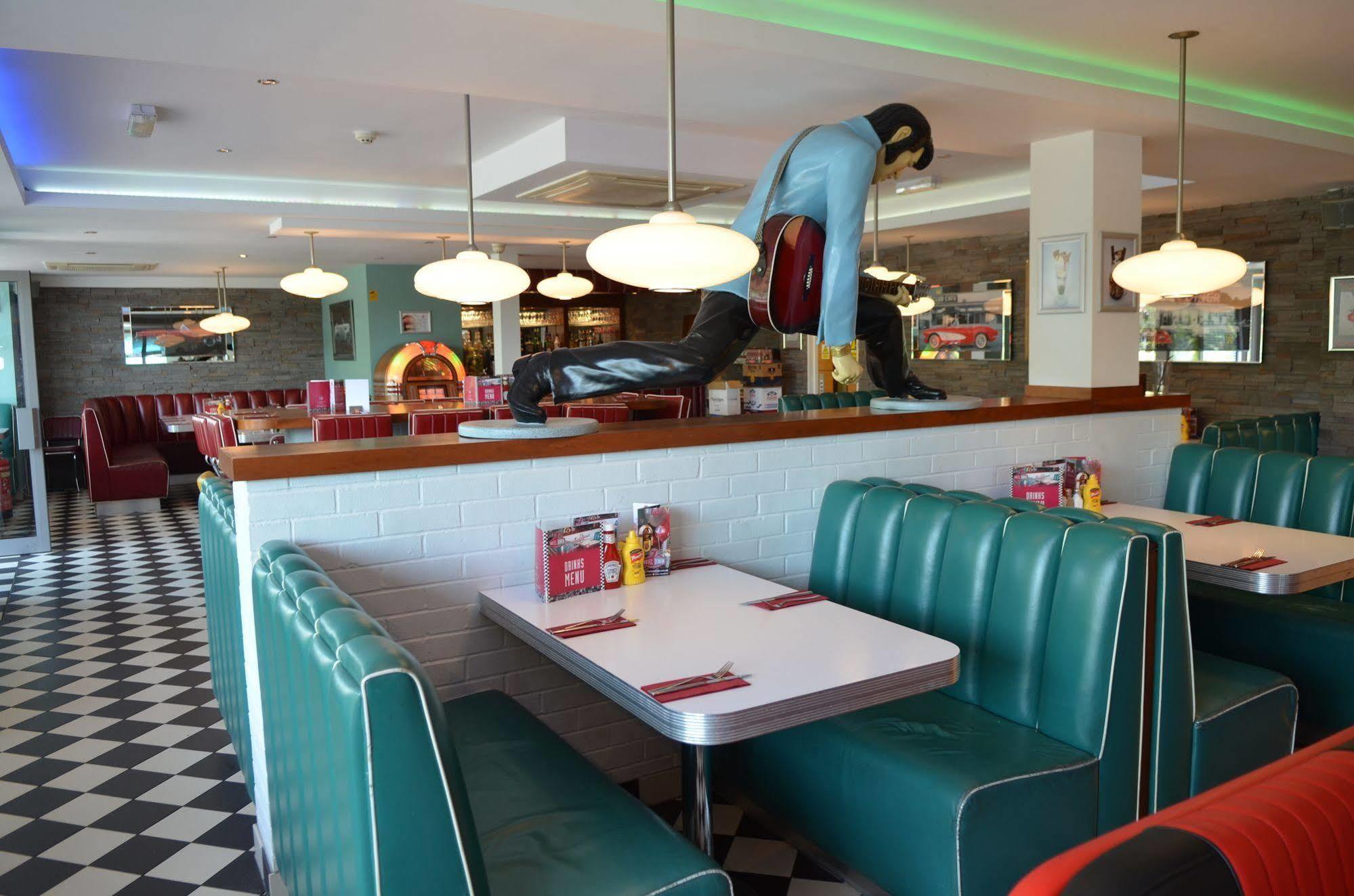 7Hotel Diner Halstead  Eksteriør billede