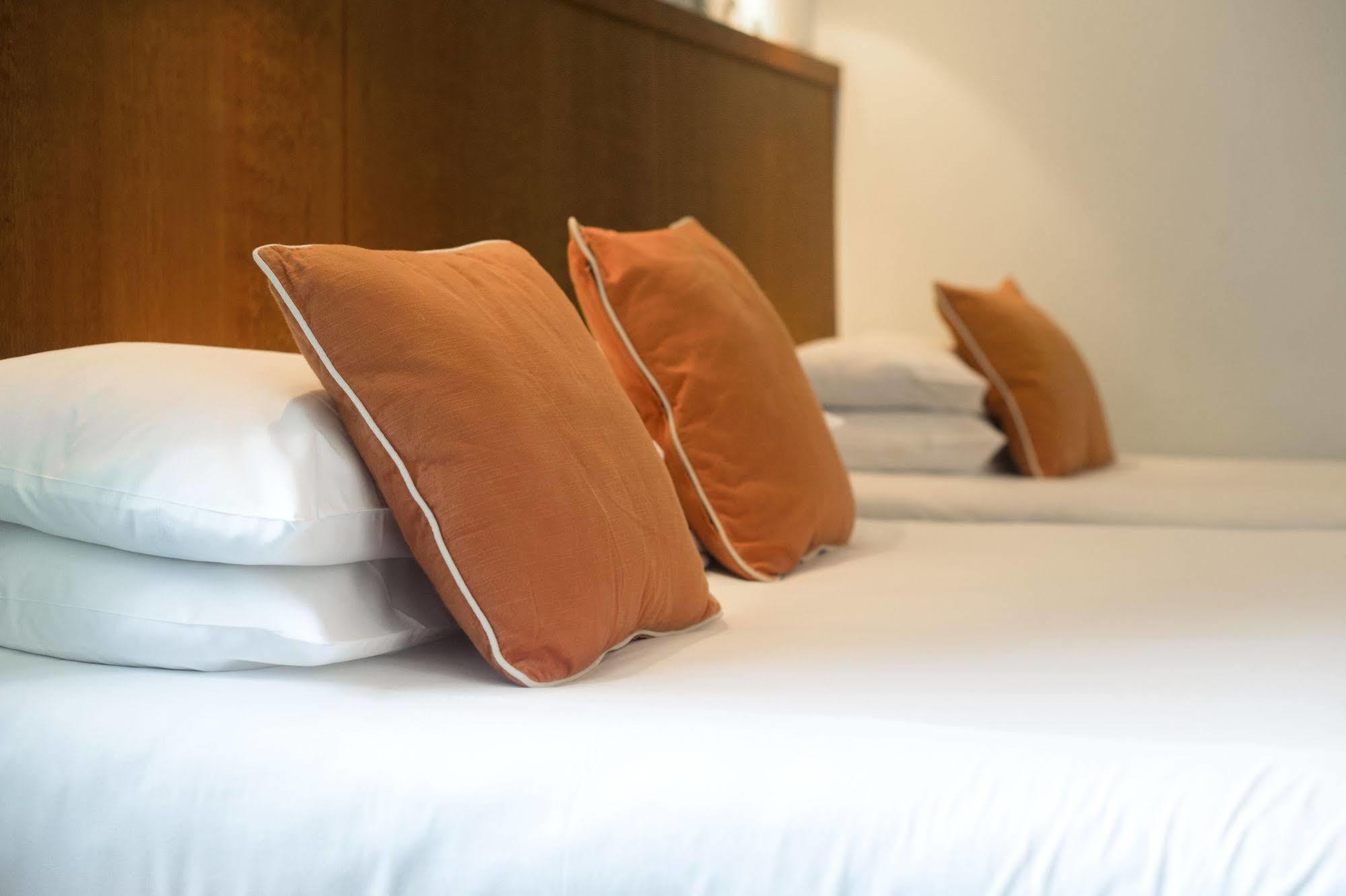 7Hotel Diner Halstead  Eksteriør billede
