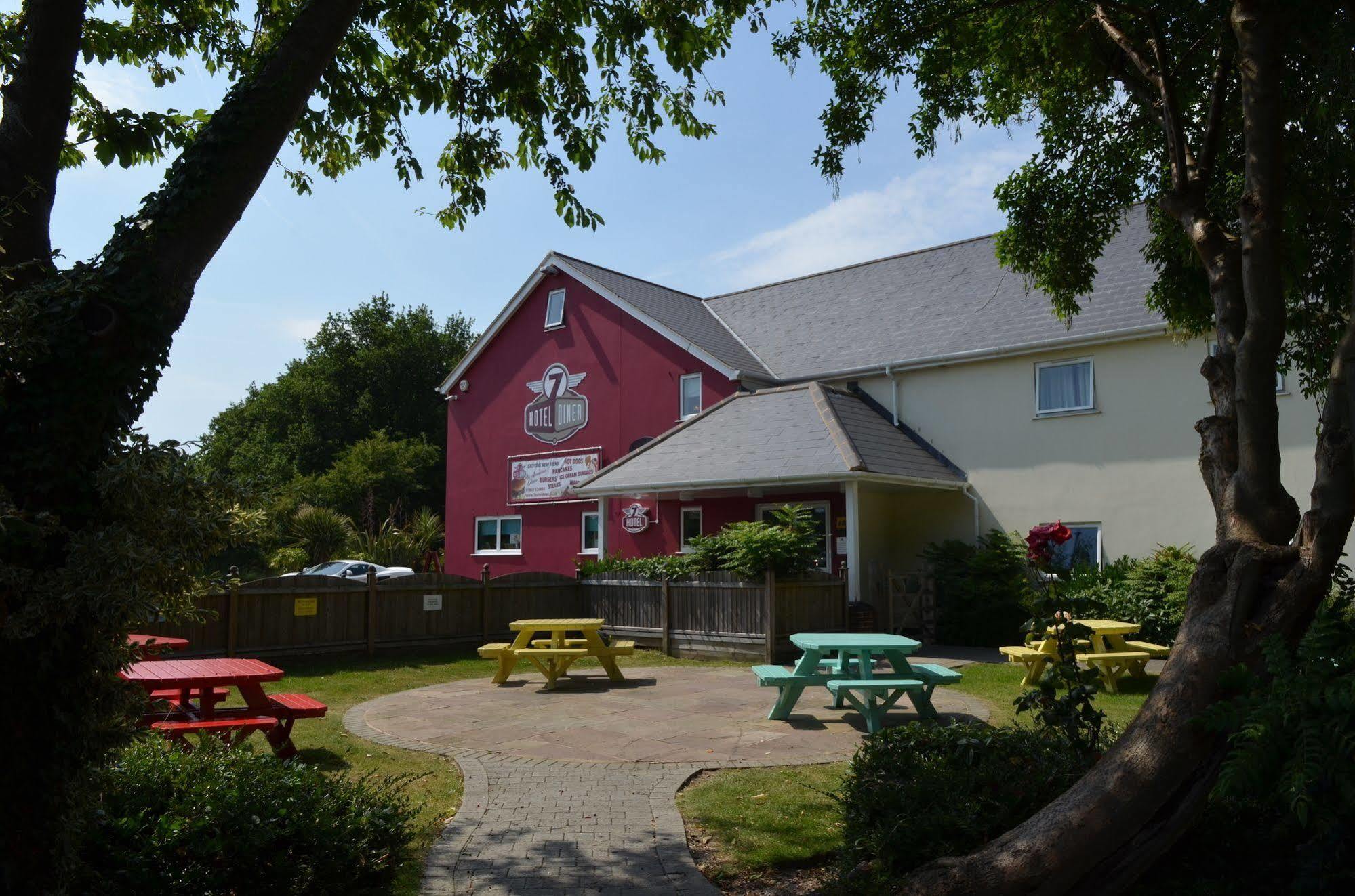 7Hotel Diner Halstead  Eksteriør billede
